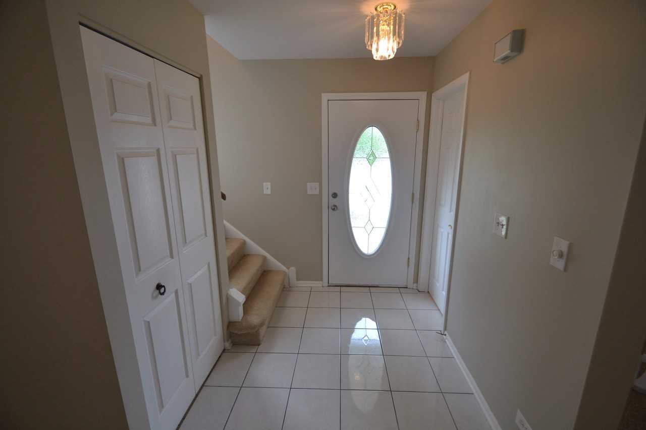 765 Admiral Ct - Photo 3 of 20