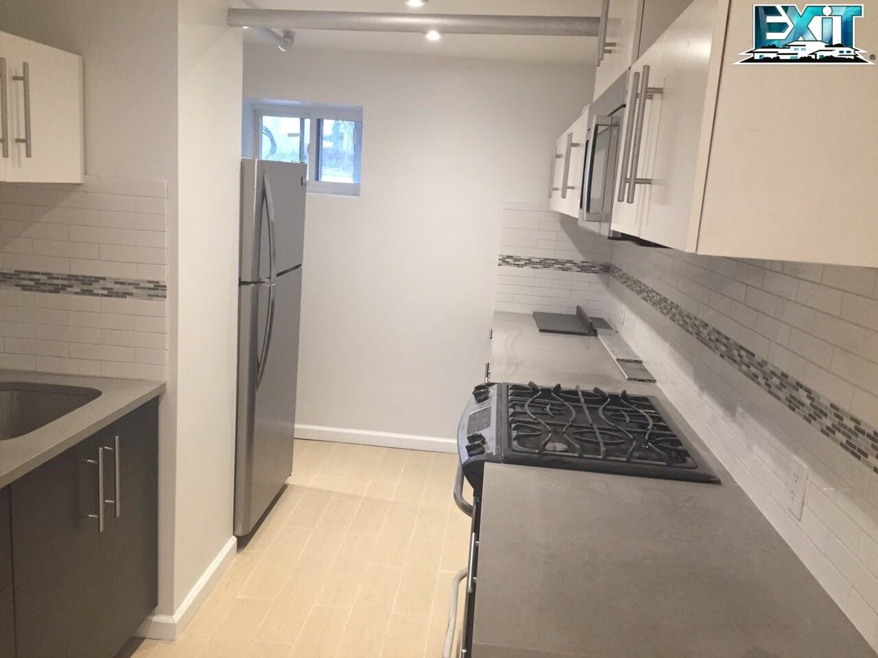 1110 Wilcox Avenue 1 - Photo 3 of 10