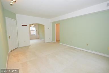1812 N Queens Ln #4-219 - Photo 2 of 18