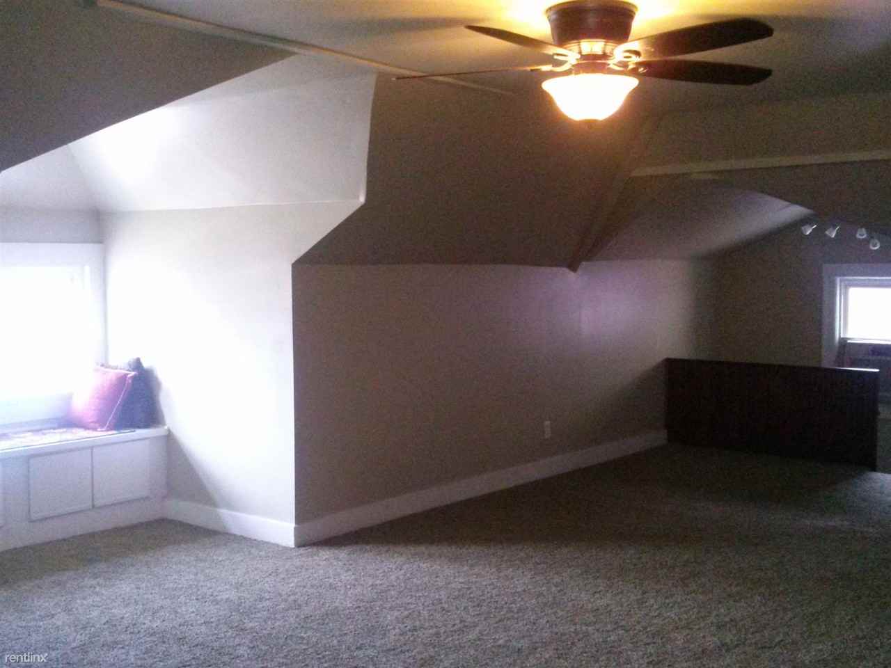 138 Fairfield Ave - Photo 3 of 7