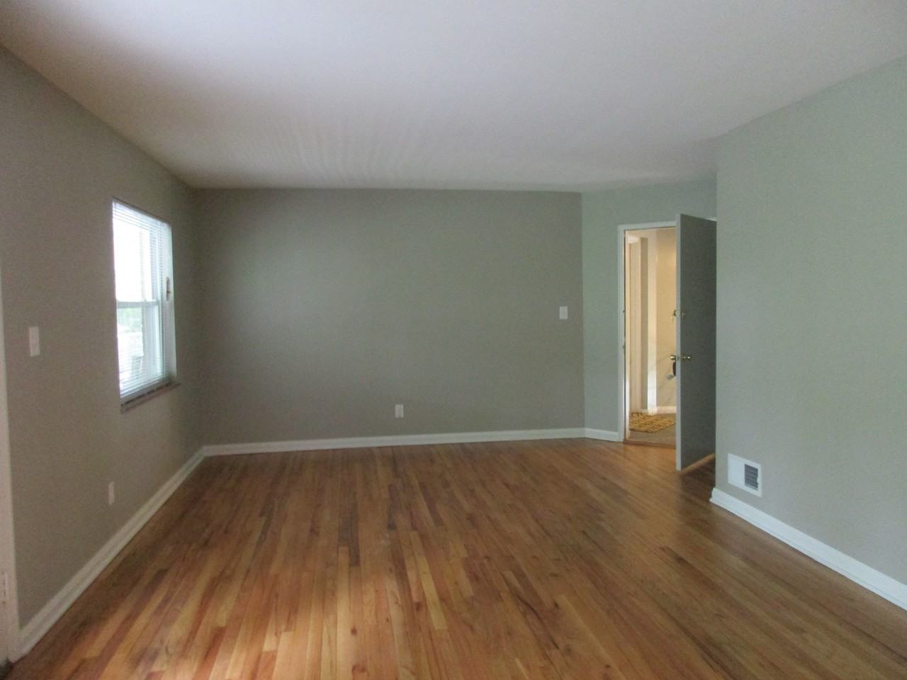 2591 Arlington Ave - Photo 2 of 7