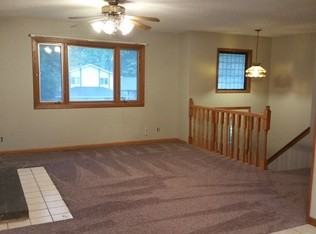 16012 Wood Dr - Photo 2 of 6