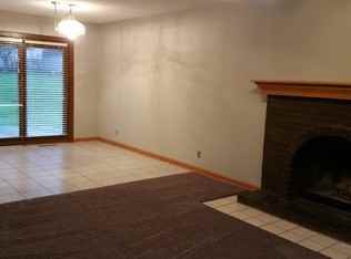 16012 Wood Dr - Photo 3 of 6