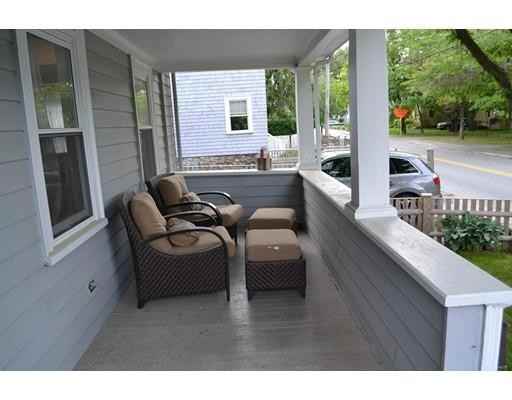 110 Pleasant St - Photo 2 of 10