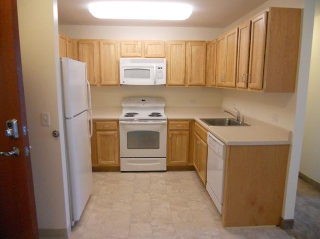 Twin Oaks Apartments - Photo 2 of 8