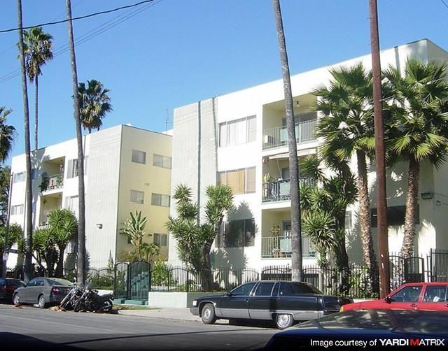 5361 Russell - Photo 2 of 14