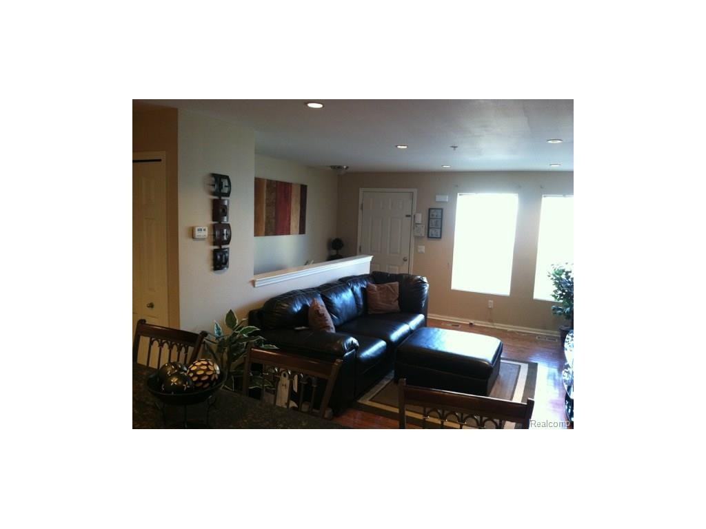 1136 Faulkner #9 - Photo 3 of 15