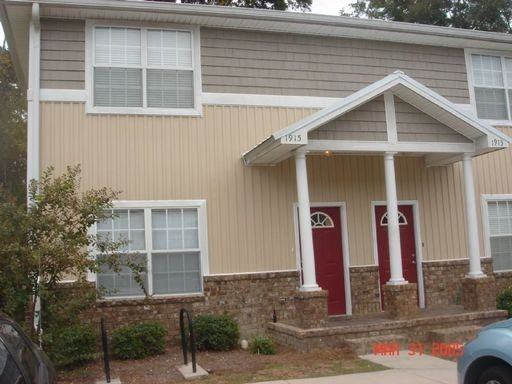 1911 Ann Arbor Dr - Photo 2 of 9