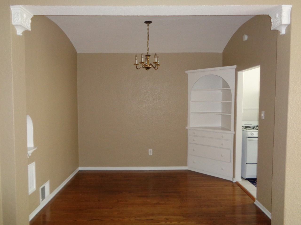 1408 North Broadway - Photo 3 of 6