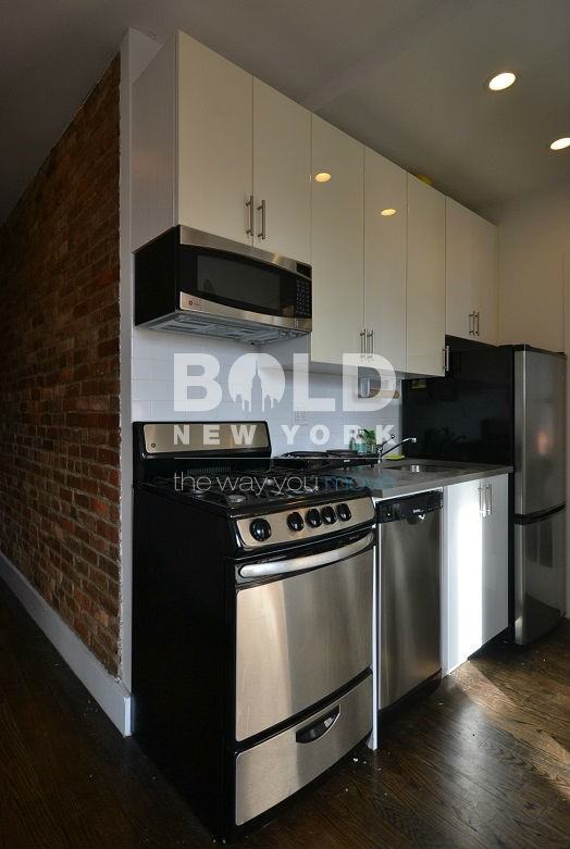 649 E 9th St #B3