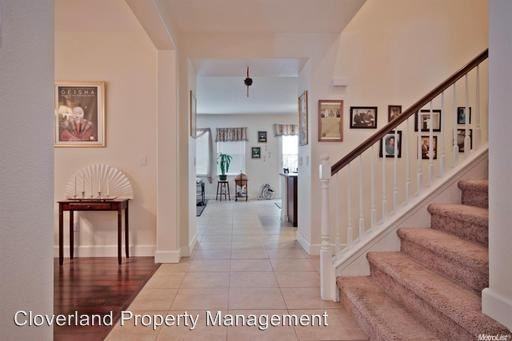 210 Daylilly Ln - Photo 2 of 19