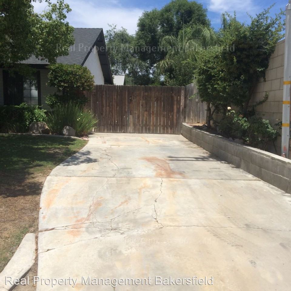 11100 Meacham Rd - Photo 3 of 26