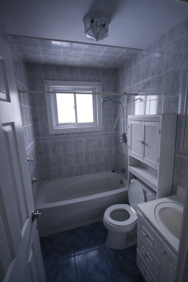515 Salem Avenue North - Photo 3 of 9