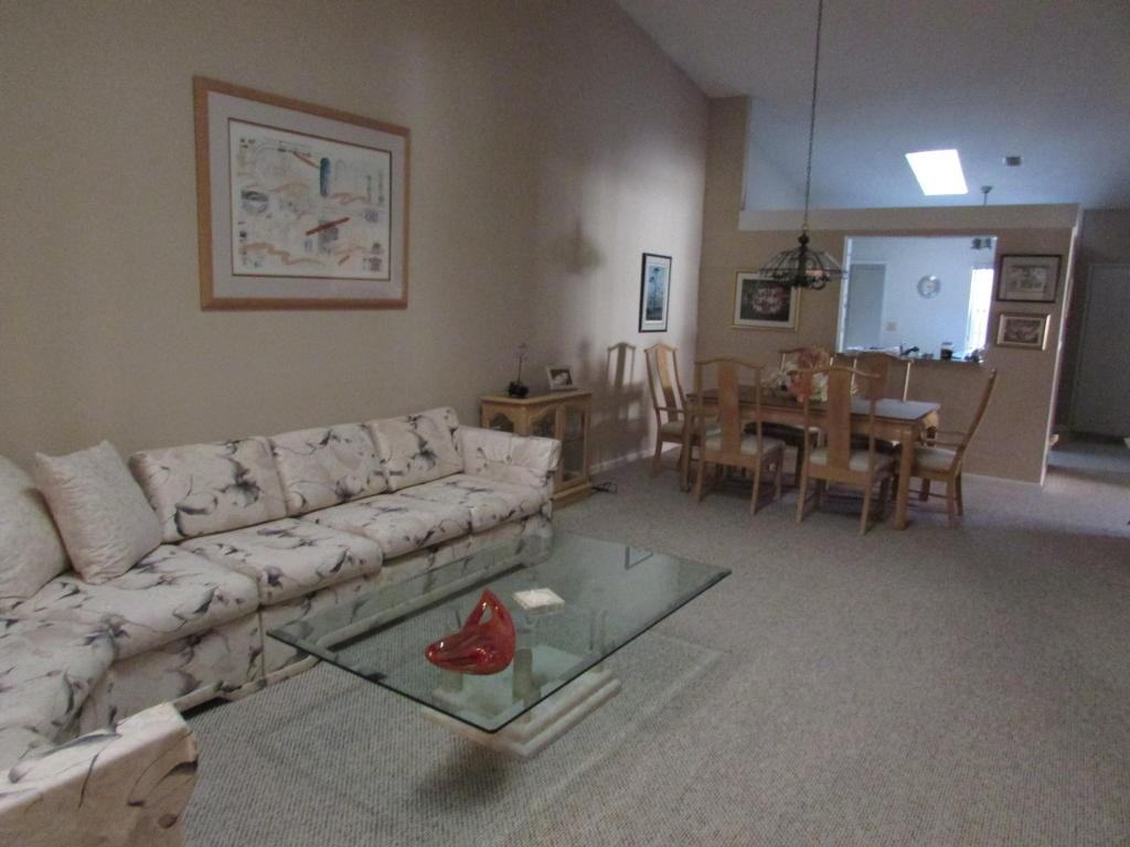 6458 Royal Manor Circle - Photo 2 of 9