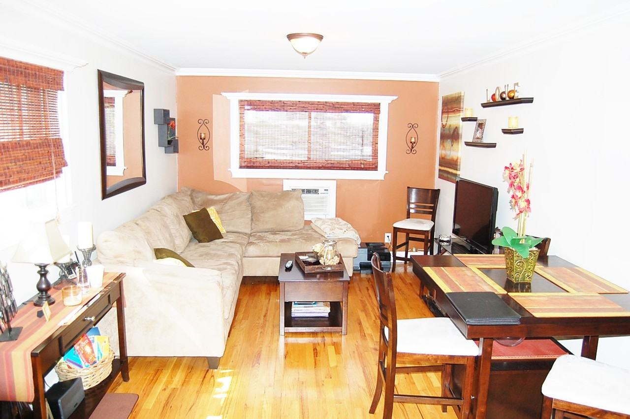 48 Middle Loop Road Apt - Photo 3 of 4