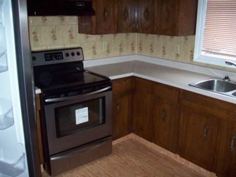 2031 36 St NW - Photo 2 of 4