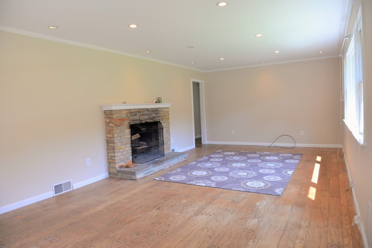 428 S Post Rd - Photo 2 of 11