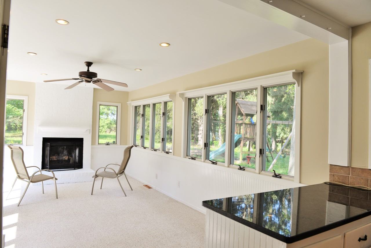 428 S Post Rd - Photo 3 of 11