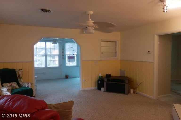 6106 8th St - Photo 3 of 23