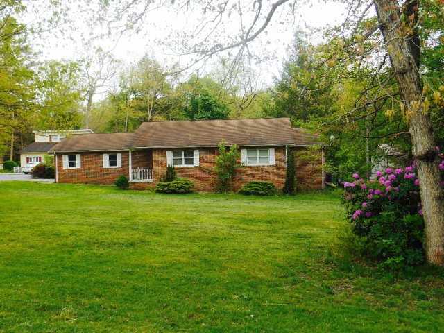 235 N Forrest Rd - Photo 2 of 33