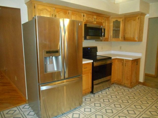 235 N Forrest Rd - Photo 3 of 33