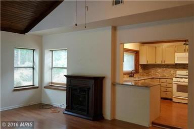 18285 Piedmont Dr - Photo 2 of 15