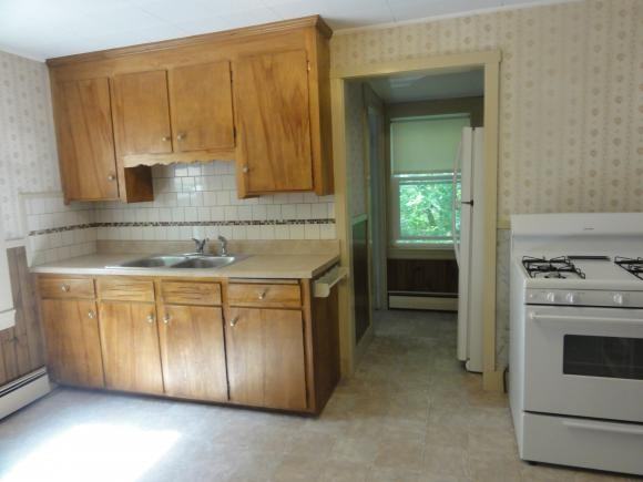 105 Lawrence Rd - Photo 3 of 10