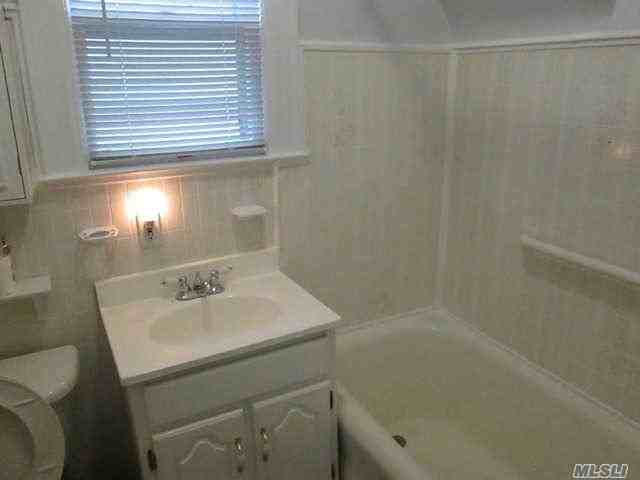 239 Jacob St - Photo 3 of 6