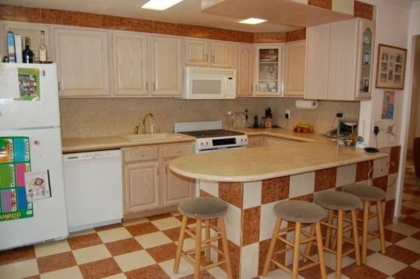 70-5 165th St - Photo 2 of 3