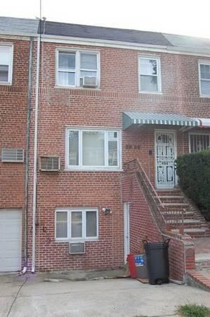 70-5 165th St - Photo 3 of 3