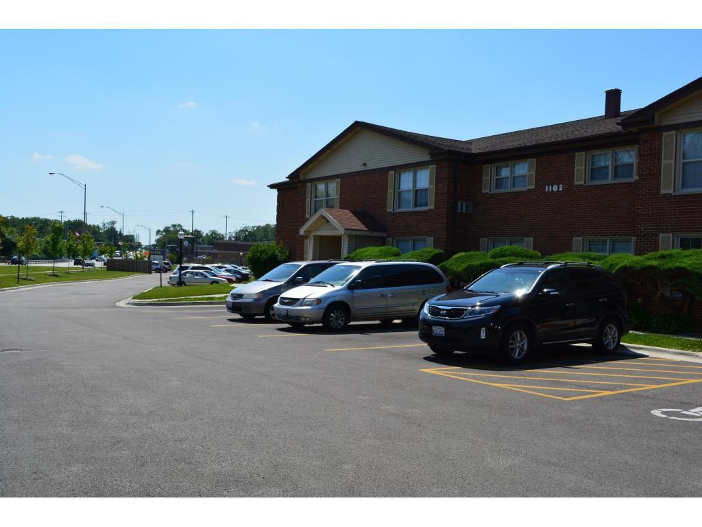 Colonial Manor Apartments - Photo 3 of 19