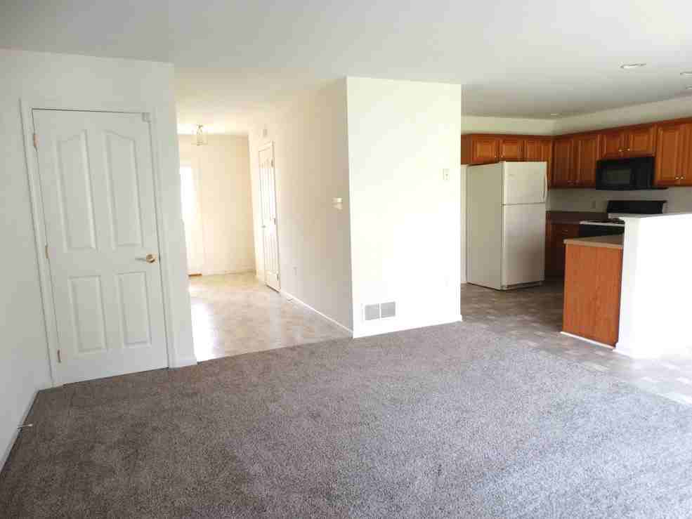 121 Talon Dr - Photo 3 of 18