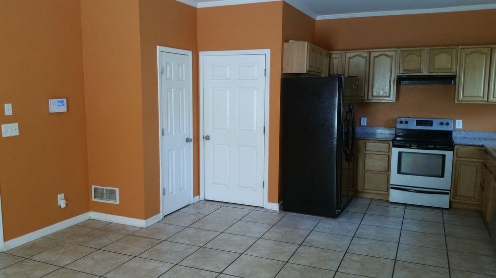 1046 Beckwith St SW - Photo 3 of 36
