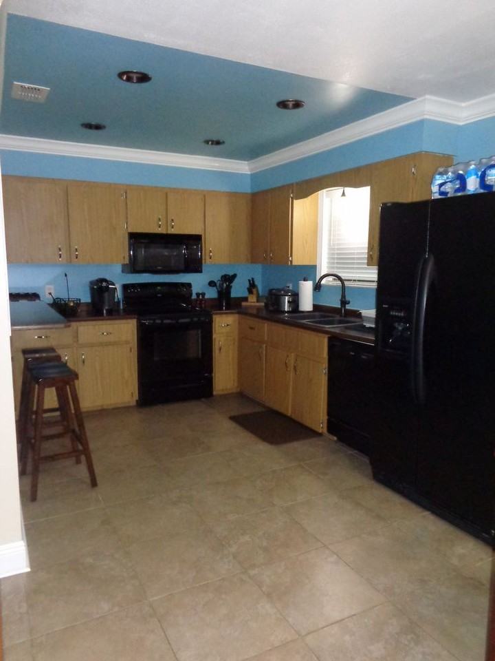 335 Orchid Ave - Photo 3 of 16