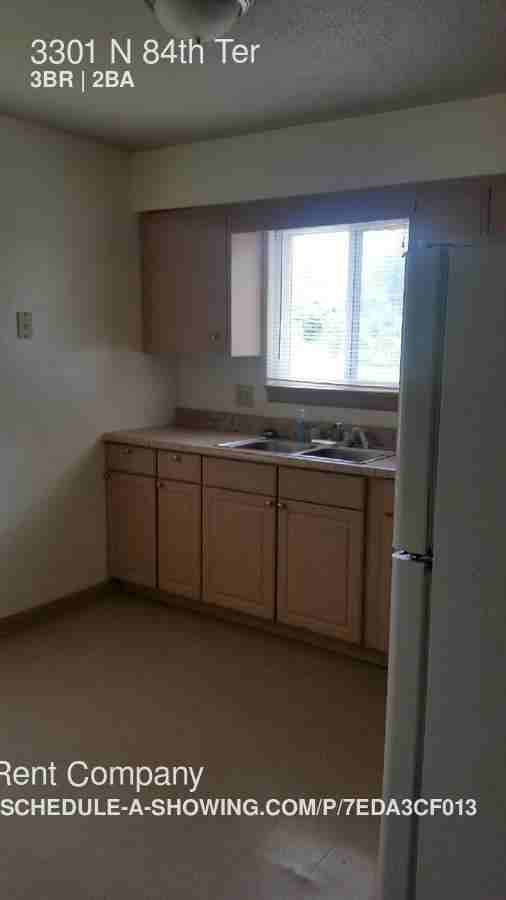 3301 N 84th Terrace - Photo 3 of 10