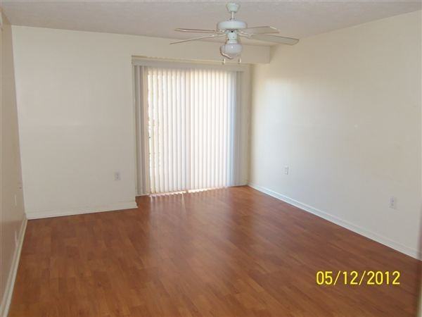 Edmonton Heights - Photo 2 of 8