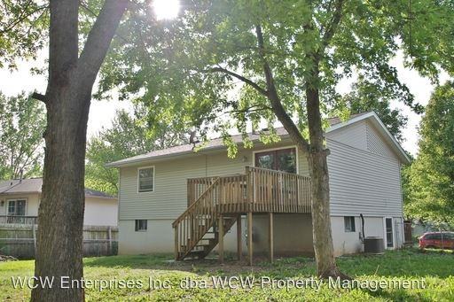 1231 N School St - Photo 3 of 12