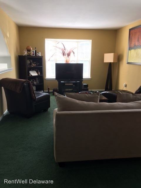 943 Rue Madora - Photo 3 of 23