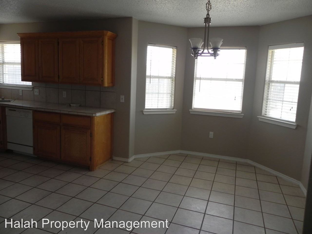 400 Casper Ct - Photo 3 of 8