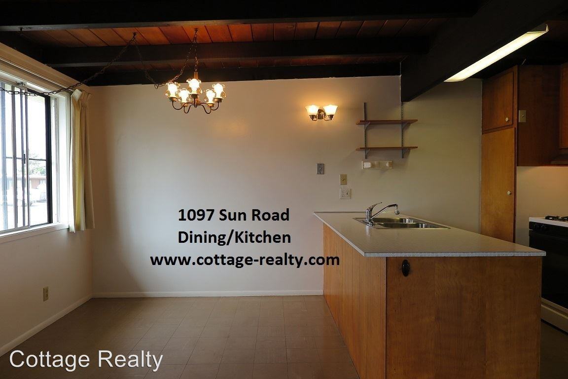 1097 Sun Rd - Photo 3 of 6