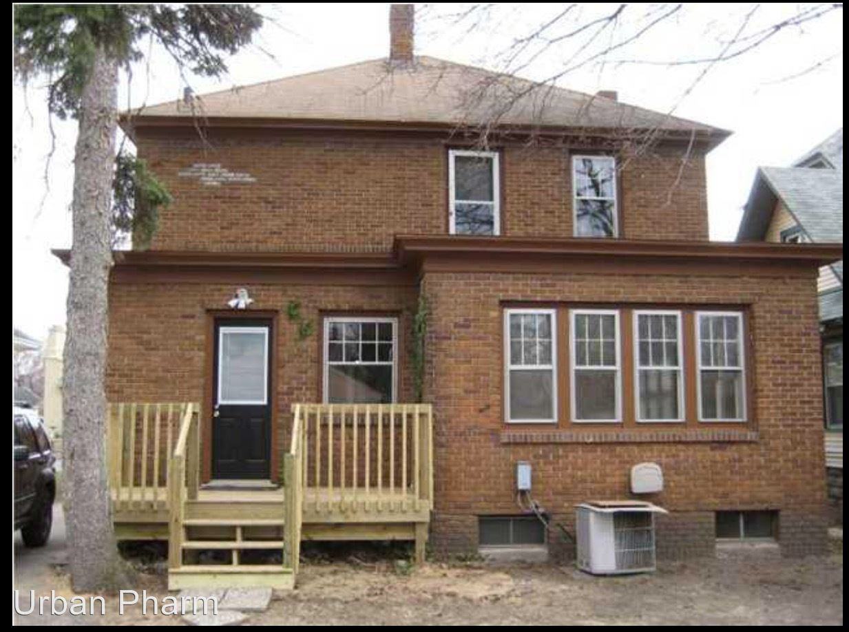 521 Burton St SE - Photo 2 of 13