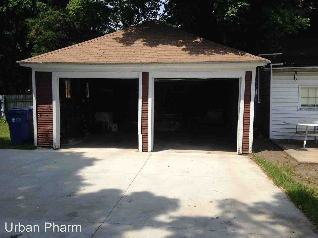521 Burton St SE - Photo 3 of 13