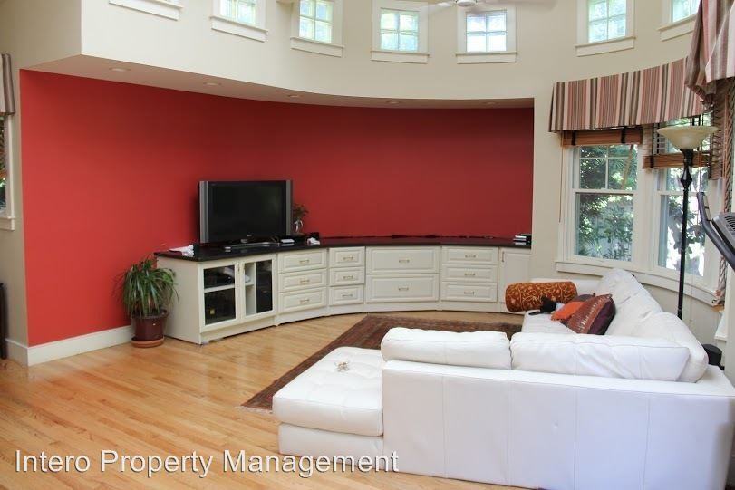 1430 Highland View Ct - Photo 3 of 9