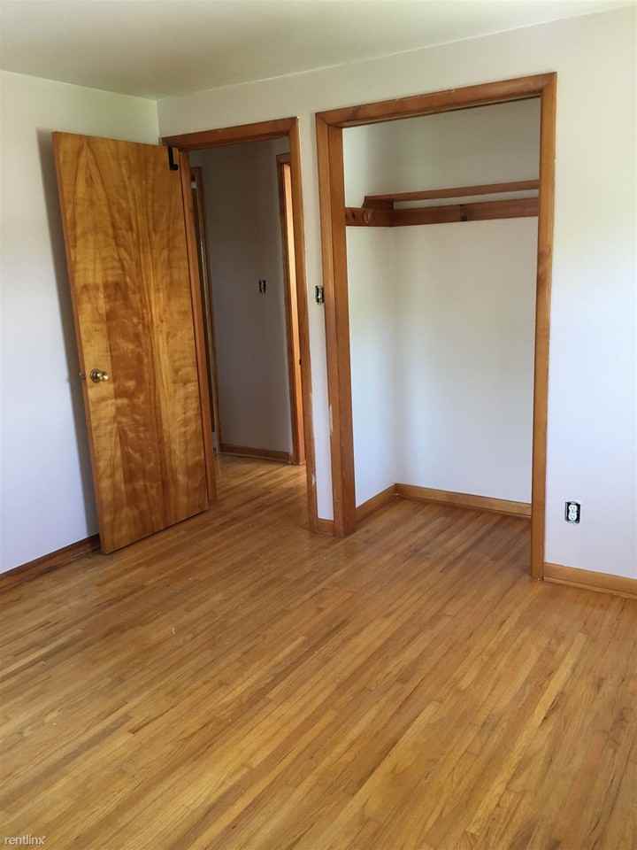 140 N Prince Dr - Photo 2 of 8