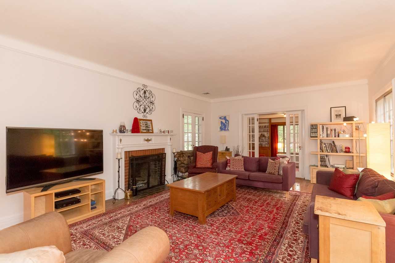 8 Evergreen Way - Photo 3 of 18