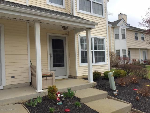 237 Paddington Ct - Photo 2 of 6