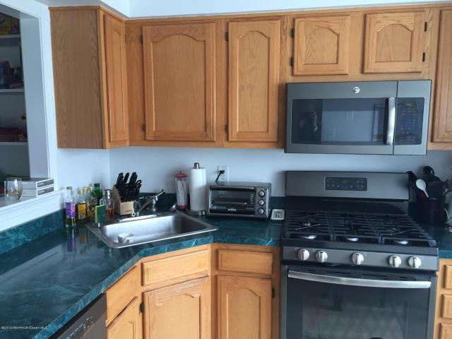 237 Paddington Ct - Photo 3 of 6
