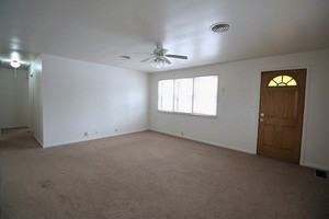 981 W Main St - Photo 3 of 12