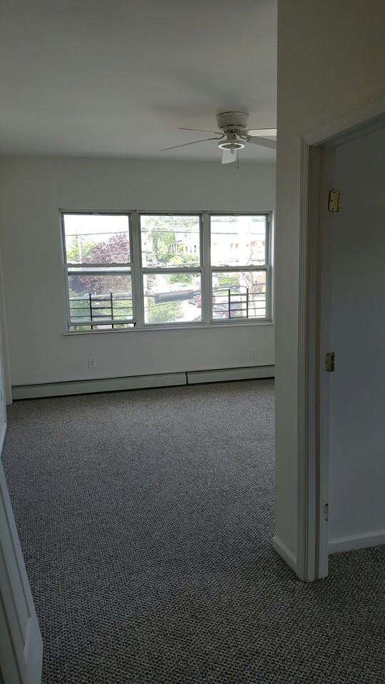 1938 Clove Rd - Photo 3 of 7