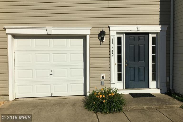 18342 Democracy Ave - Photo 2 of 26